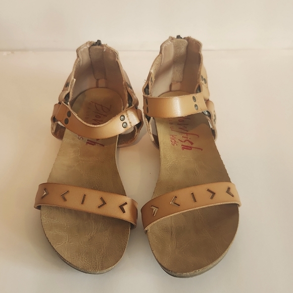 Sandals - Picture 2 of 7